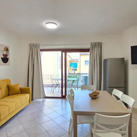 Apartamento Centrale! Comodo A Con Parking! *